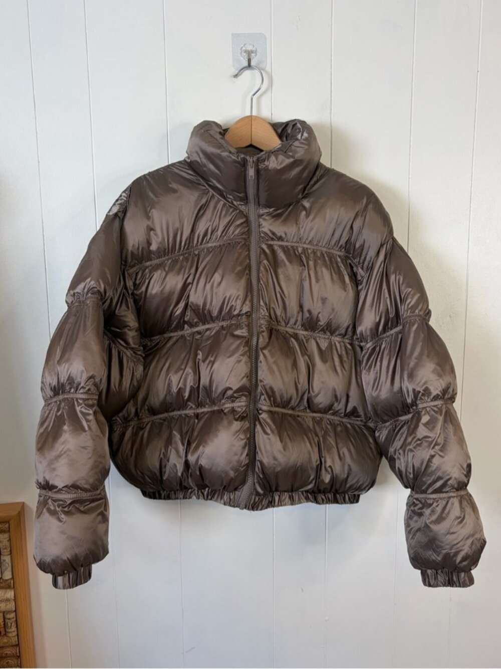 Wild Fable Womens Medium Brown Puffer Jacket Cropped Oversized Quilted Warm Coat